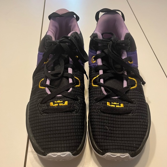 Nike LeBron Witness 7 DM1123-002 Sz 8.5 Mens Black/Purple/Gold Basketball Lakers main image 5